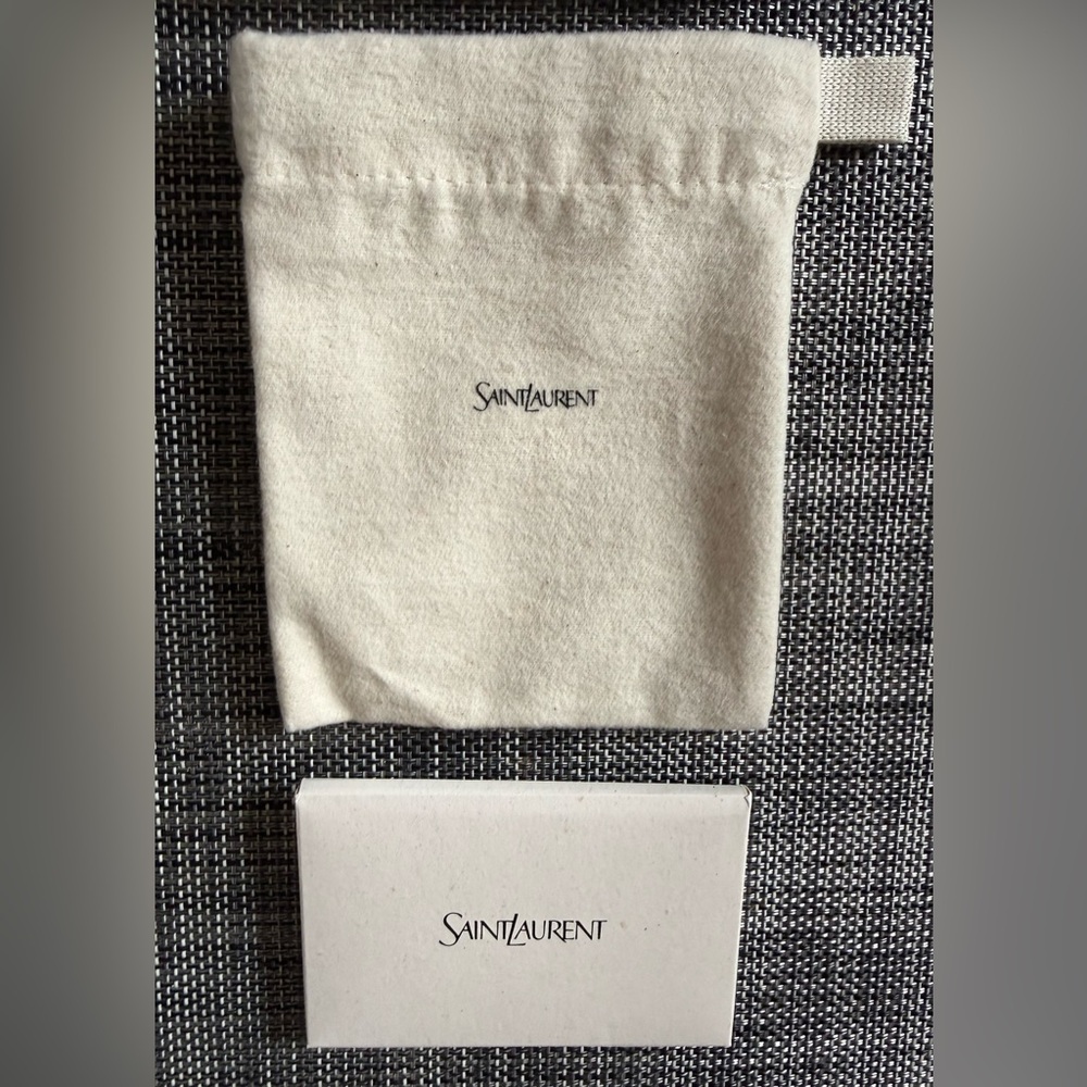 Saint Laurent Glossy Black Patent Logo Bifold Wallet - Picture 9 of 11